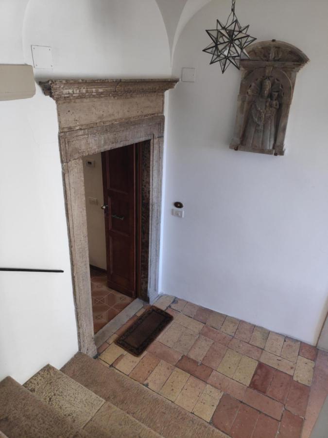 Appartamento Palazzo Genga Урбино Экстерьер фото